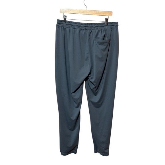 EUC - Rhône Essentials Training Sweatpants - Size Large - Picture 4 of 4